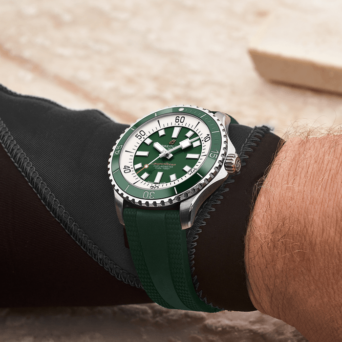 a17376a31l1s1-superocean-automatic-44-on-wrist.png