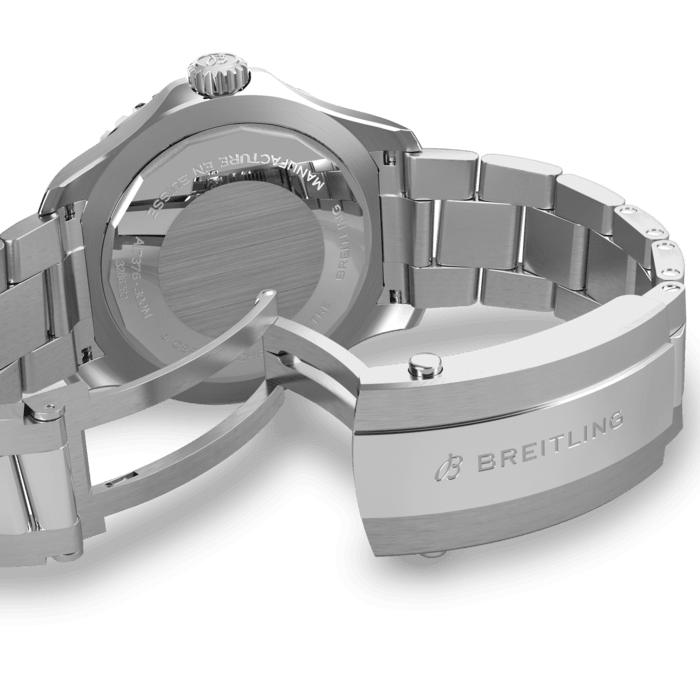 a17376a31l1a1-superocean-automatic-44-buckle.png