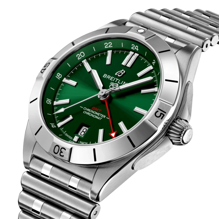 a32398101l1a1-chronomat-automatic-gmt-40-three-quarter.png