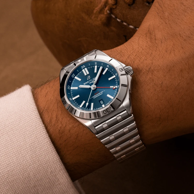 a32398101c1a1-chronomat-automatic-gmt-40-on-wrist.png