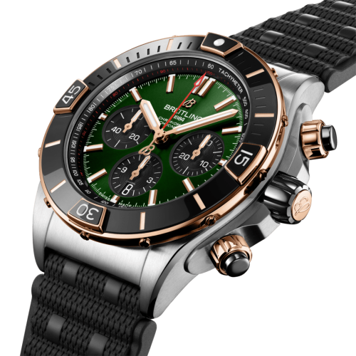 ub0136251l1s1-super-chronomat-b01-44-three-quarter.png