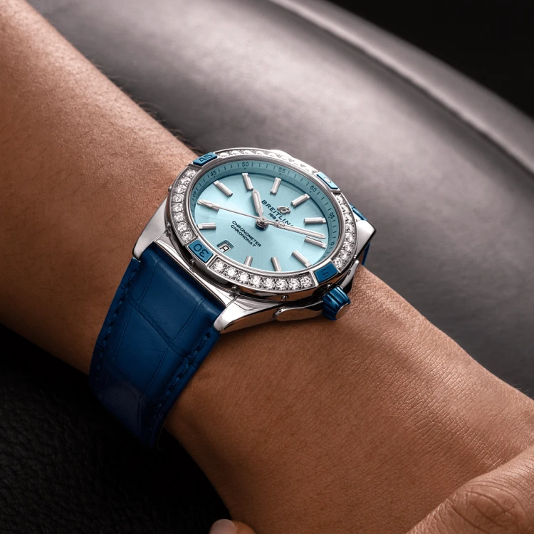 a17356531c1p1-super-chronomat-automatic-38-on-wrist.png