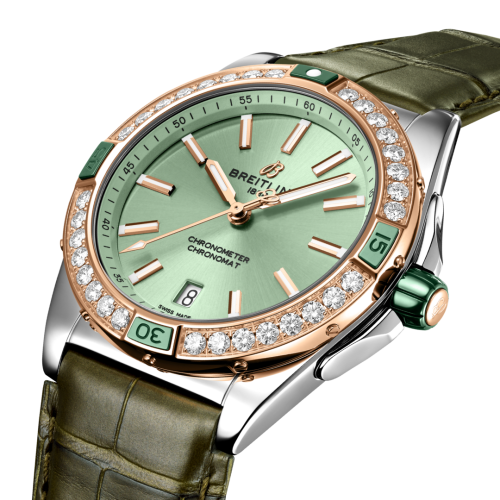u17356531l1p1-super-chronomat-automatic-38-three-quarter.png