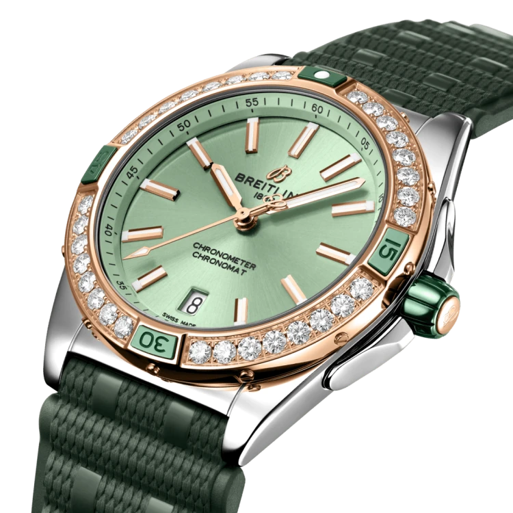 u17356531l1s1-super-chronomat-automatic-38-three-quarter.png