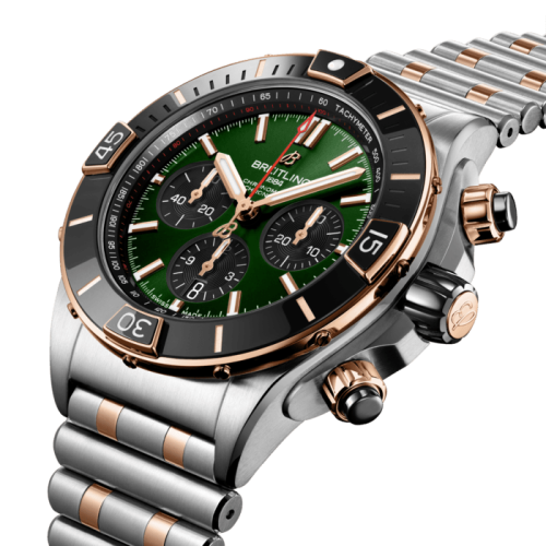 ub0136251l1u1-super-chronomat-b01-44-three-quarter.png