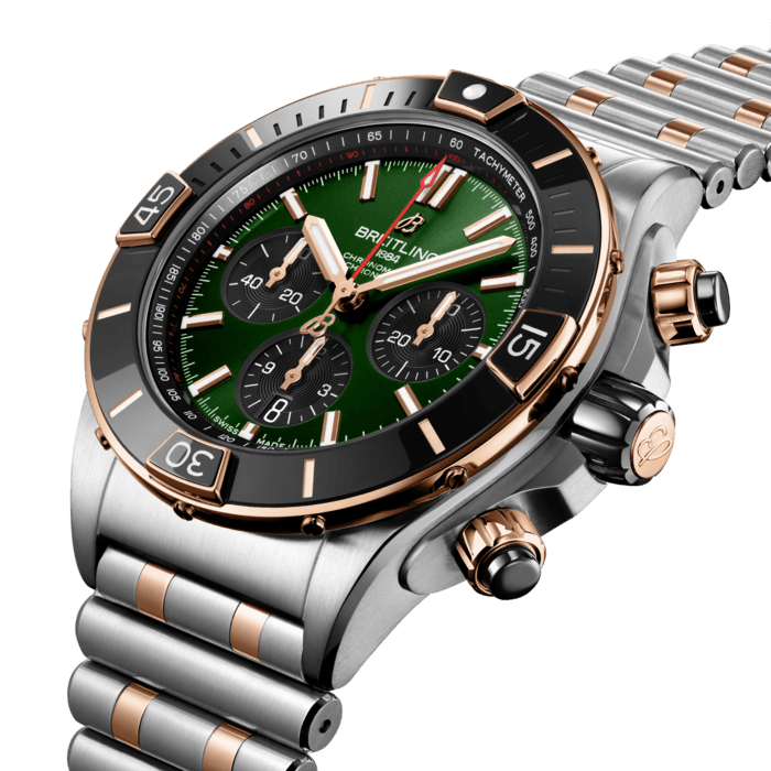 ub0136251l1u1-super-chronomat-b01-44-three-quarter.png