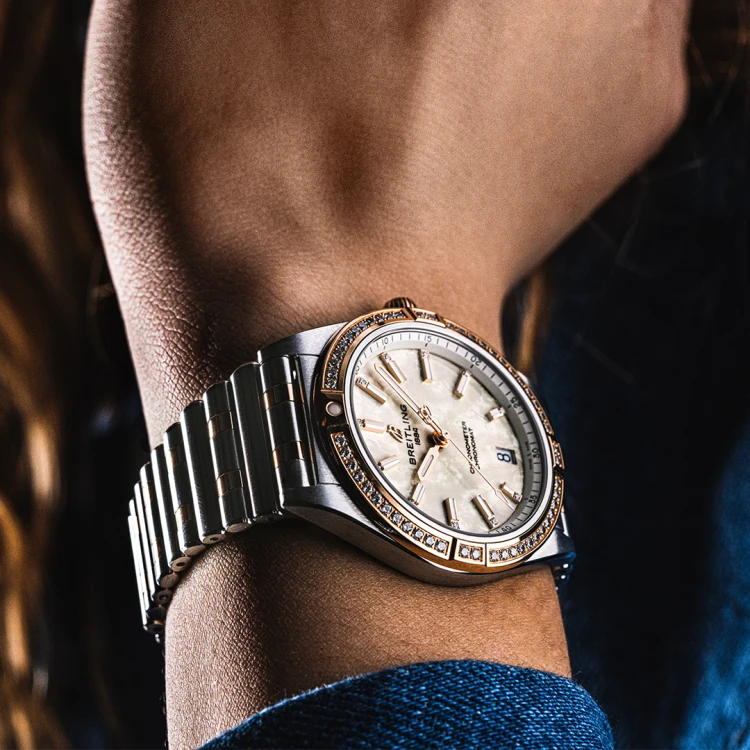 u10380591a2u1-chronomat-automatic-36-on-wrist.png
