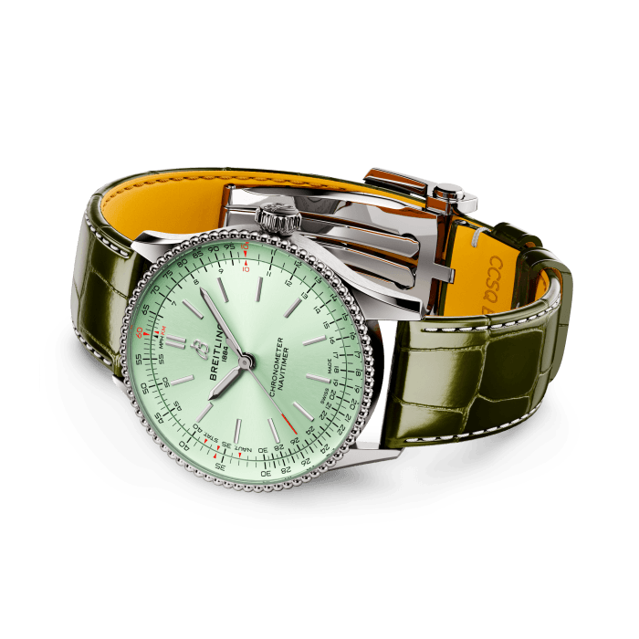 a17327361l1p1-navitimer-automatic-36-rolled-up.png