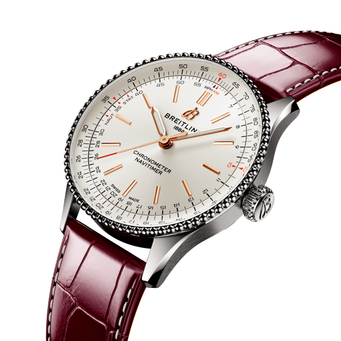 a17327211g1p1-navitimer-automatic-36-three-quarter.png