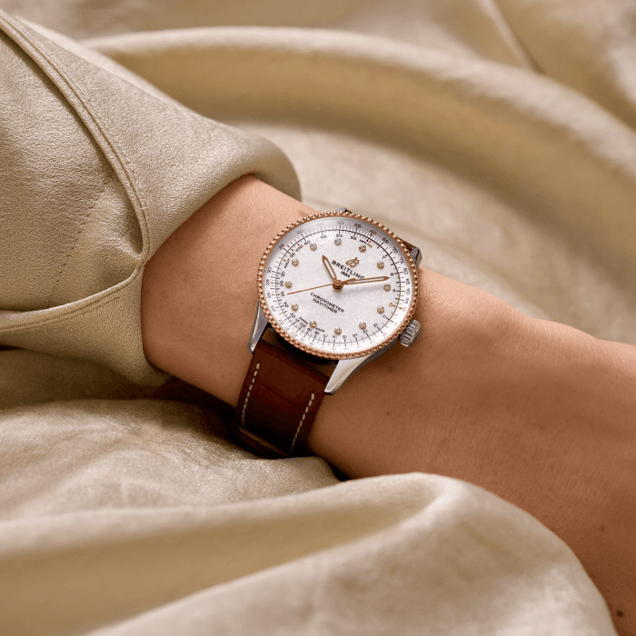 u17327211a1p1-navitimer-automatic-36-on-wrist-2.png