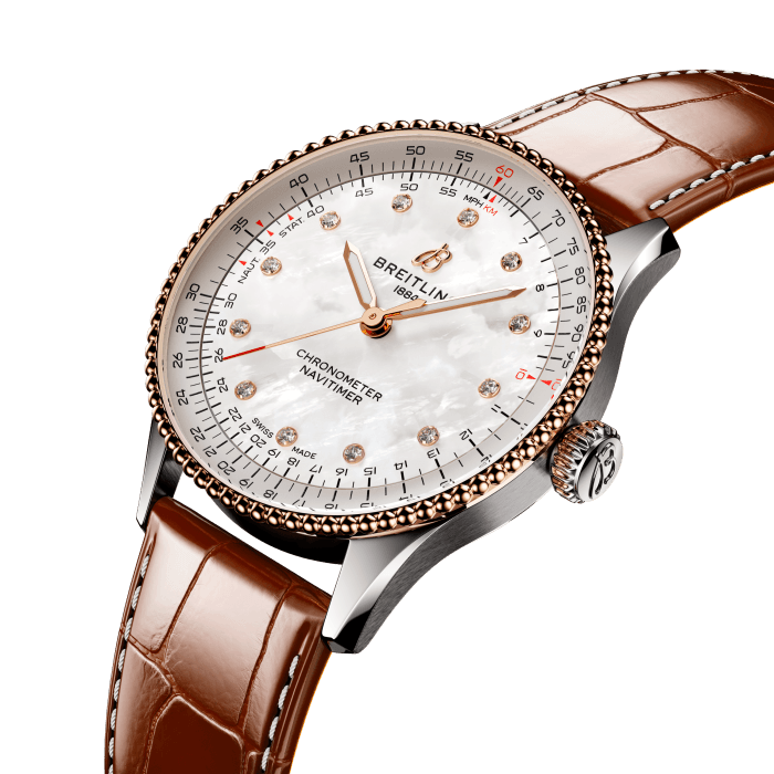 u17327211a1p1-navitimer-automatic-36-three-quarter-2.png