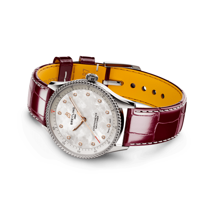 a77320e61a2p2-navitimer-32-rolled-up-2.png