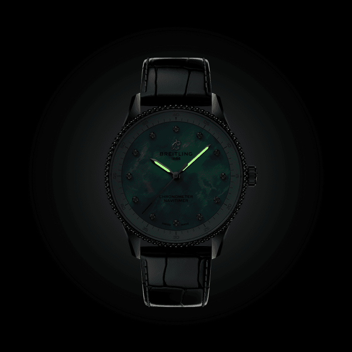a77320171c1p1-navitimer-32-lumes.png