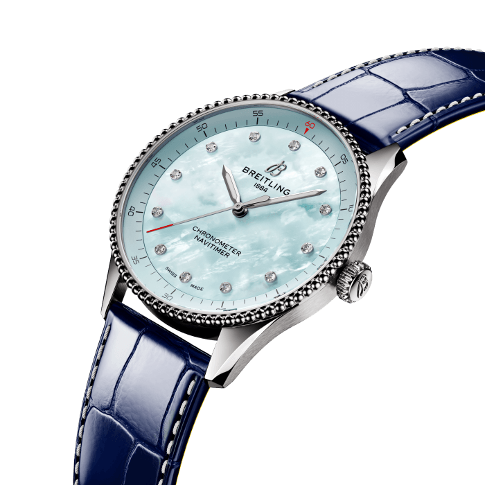 a77320171c1p1-navitimer-32-three-quarter-2.png