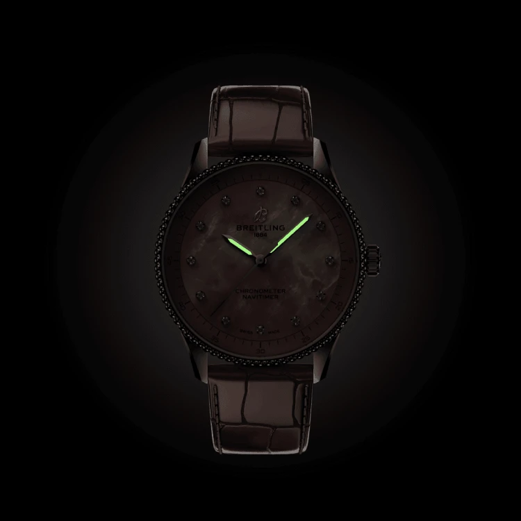 a77320d91k1p1-navitimer-32-lumes.png
