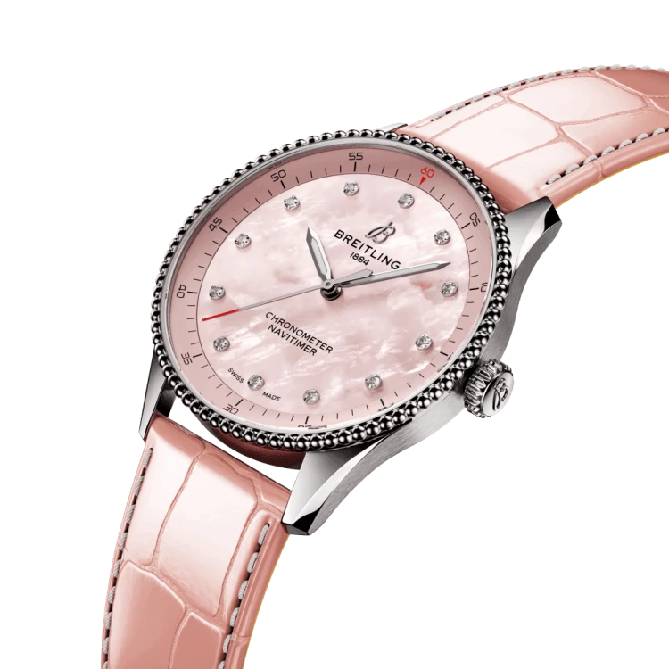 a77320d91k1p1-navitimer-32-three-quarter-2.png