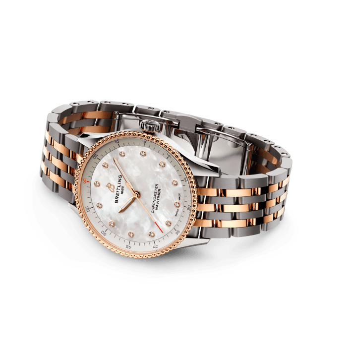 u77320e61a1u1-navitimer-32-rolled-up.png