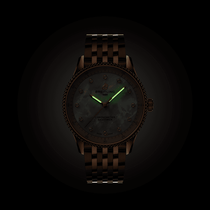 32-navitimer-nuit-or-metal.png