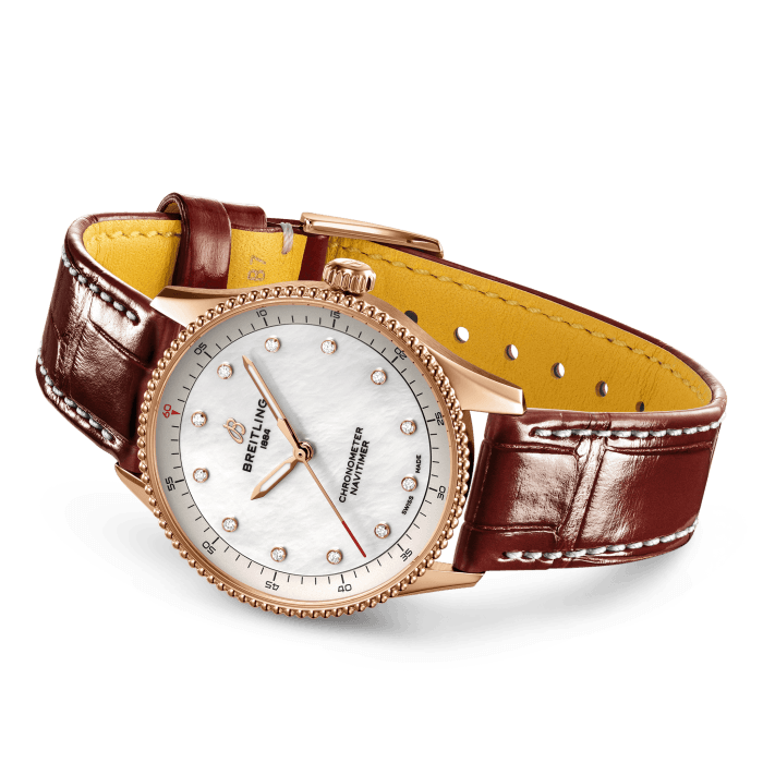r77320e61a1p1-navitimer-32-rolled-up.png