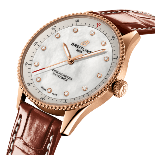 r77320e61a1p1-navitimer-32-three-quarter.png