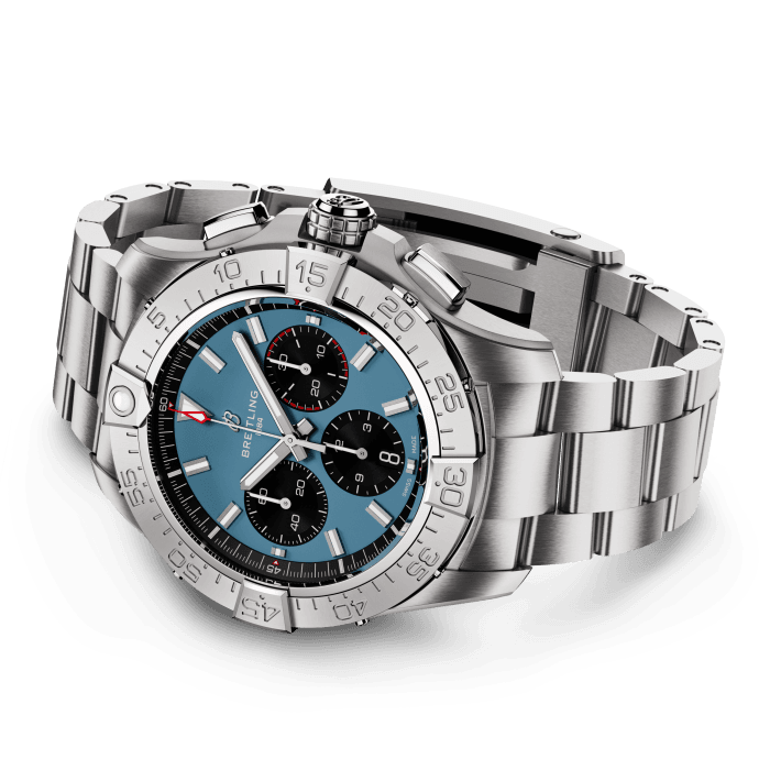 ab0147101c1a1-avenger-b01-chronograph-44-rolled-up.png