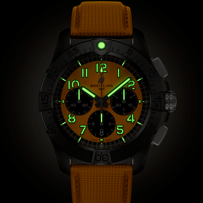 sb0147101i1x1-avenger-b01-chronograph-44-night-mission-lumes.png