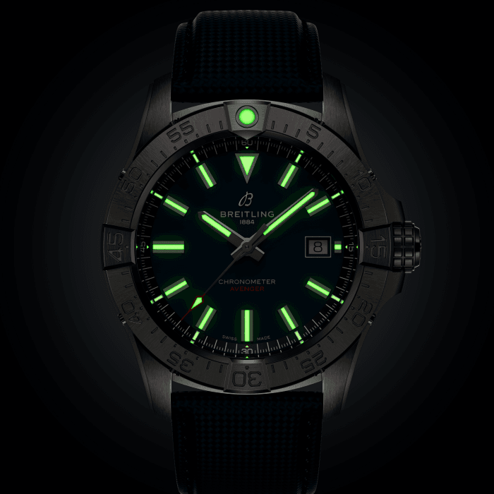 a17328101c1x1-avenger-automatic-42-lumes.png