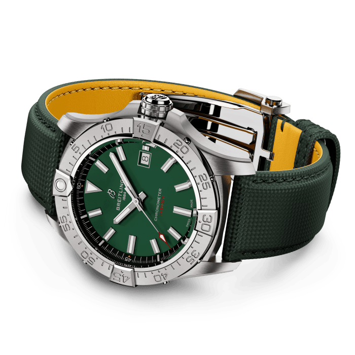 a17328101l1x1-avenger-automatic-42-rolled-up.png