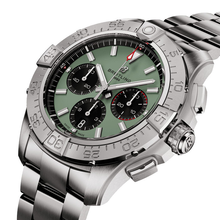 ab0147101l1a1-avenger-b01-chronograph-44-three-quarter.png