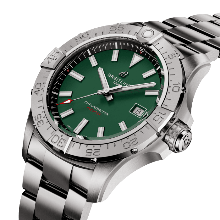 a17328101l1a1-avenger-automatic-42-three-quarter.png