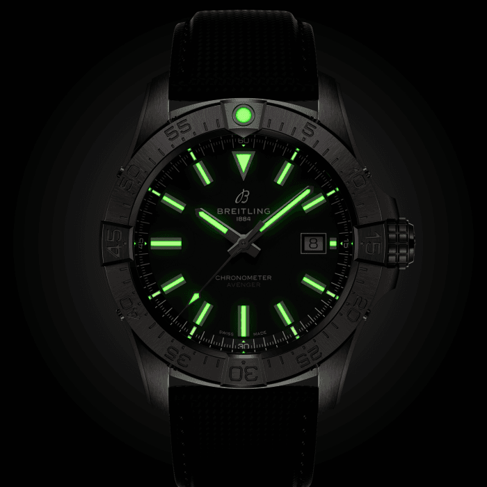 a17328101b1x1-avenger-automatic-42-lumes.png