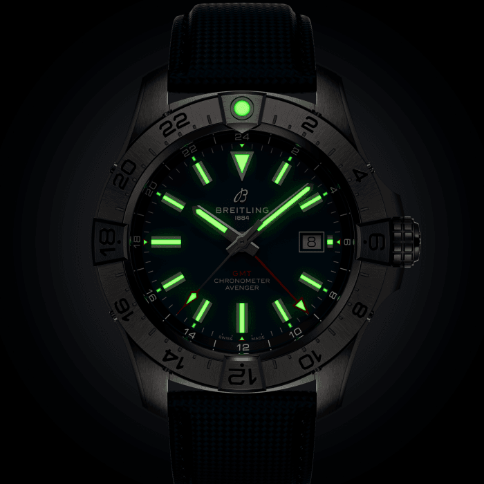 a32320101c1x1-avenger-automatic-gmt-44-lumes.png