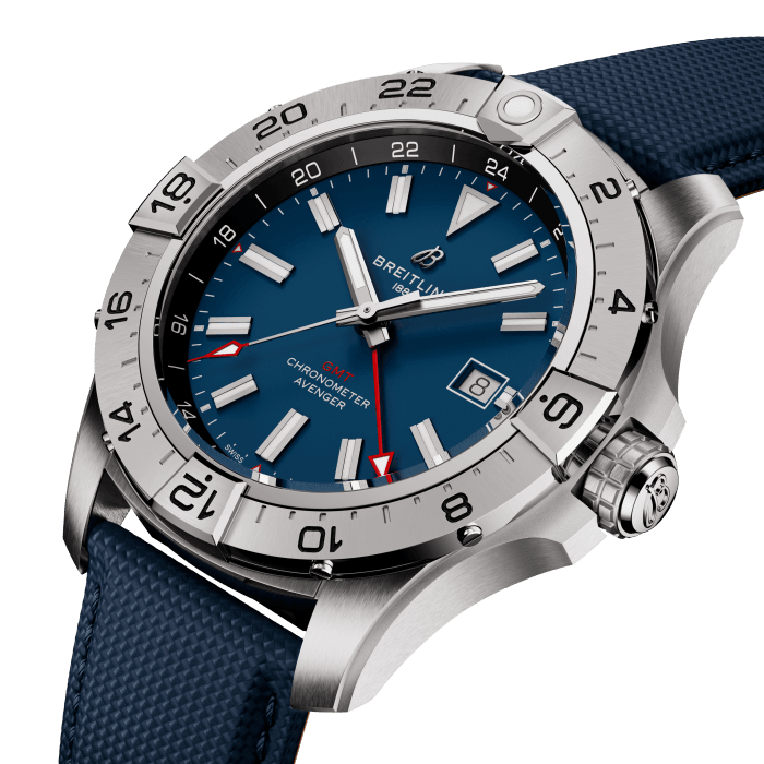 a32320101c1x1-avenger-automatic-gmt-44-three-quarter.png