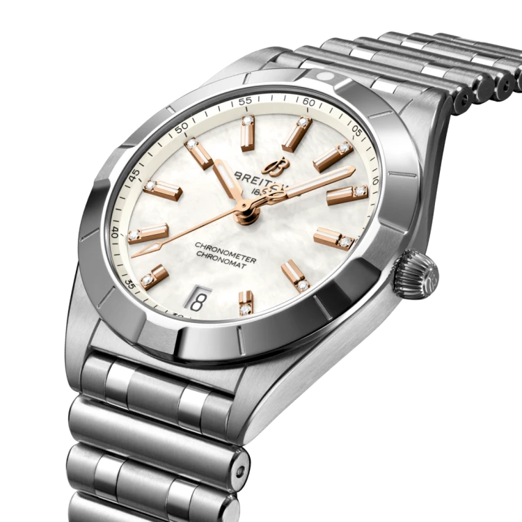 a77310101a4a1-chronomat-32-three-quarter.png