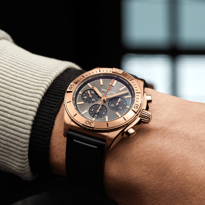 rb0134101b1s1-chronomat-b01-42-on-wrist.png