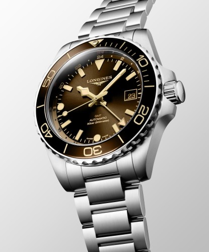 Hydroconquest GMT L37904666.jpg