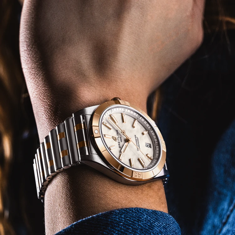 u10380101a2u1-chronomat-automatic-36-on-wrist.png