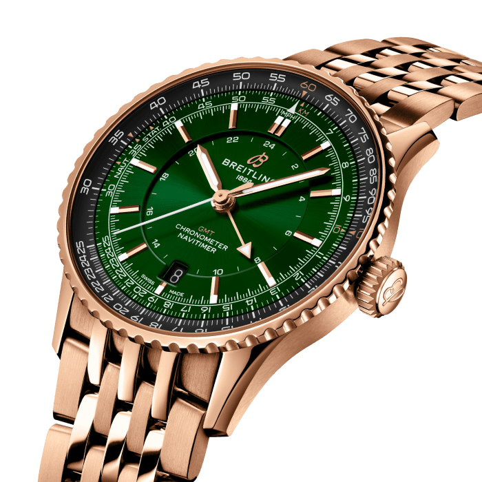 r32310251l1r1-navitimer-automatic-gmt-41-three-quarter.png