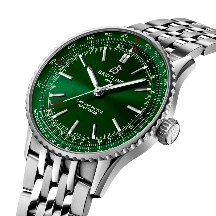 a17329371l1a1-navitimer-automatic-41-three-quarter.png