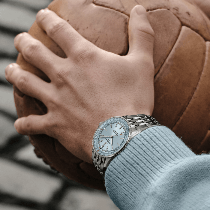 a17329171c1a1-navitimer-automatic-41-on-wrist.png