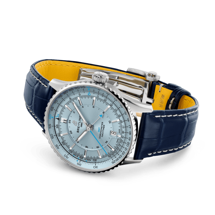 a32310171c1p1-navitimer-automatic-gmt-41-rolled-up.png