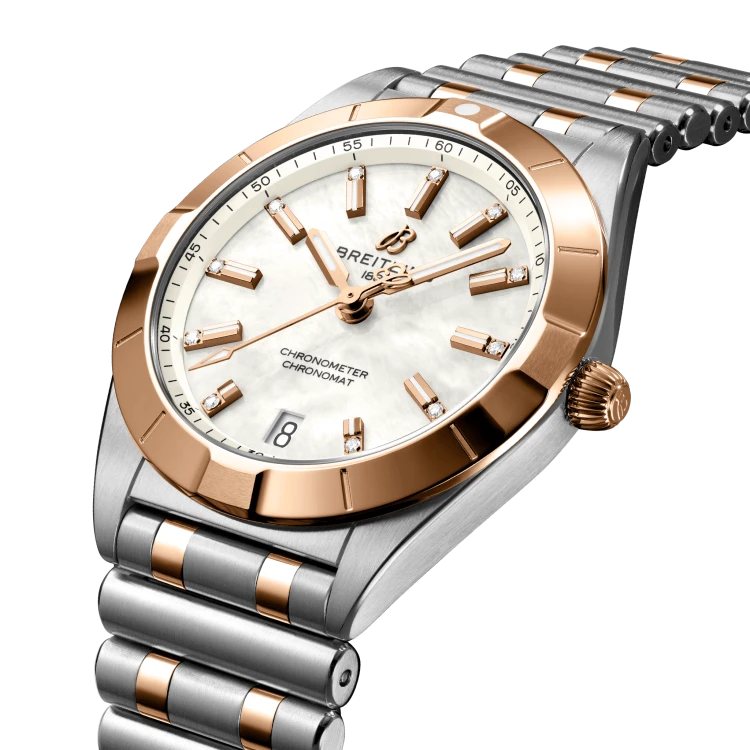 u77310101a2u1-chronomat-32-three-quarter.png