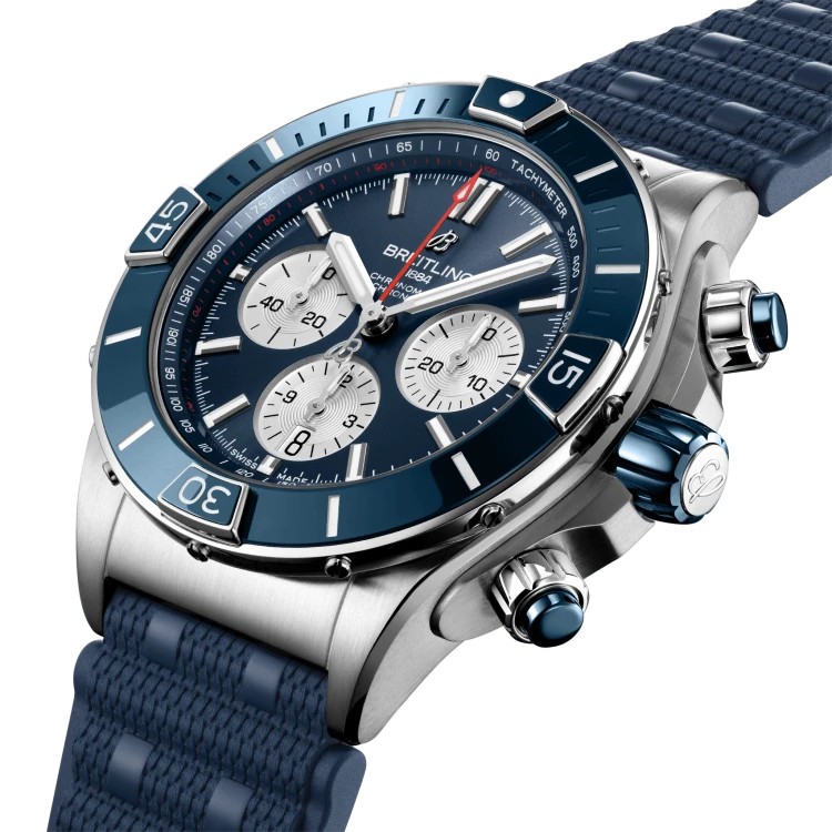 ab0136161c1s1-super-chronomat-b01-44-three-quarter.png