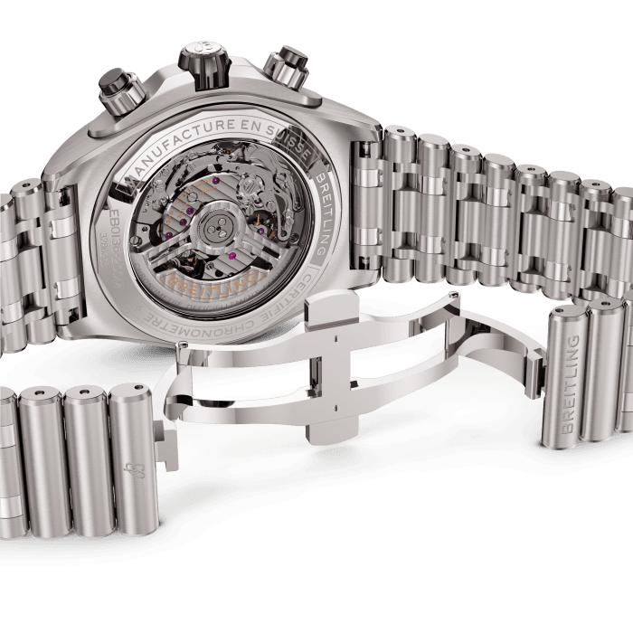 eb0136251m1e1-super-chronomat-b01-44-buckle.png