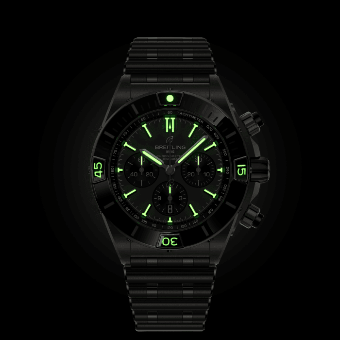 eb0136251m1e1-super-chronomat-b01-44-lumes.png