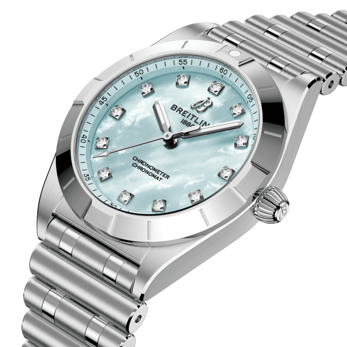 a72310101c1a1-chronomat-28-three-quarter.png