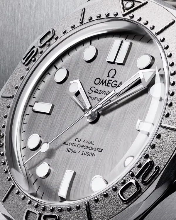omega-seamaster-diver-300m-co-axial-master-chronometer-42-mm-21030422006002-portrait-4-b4a088.webp