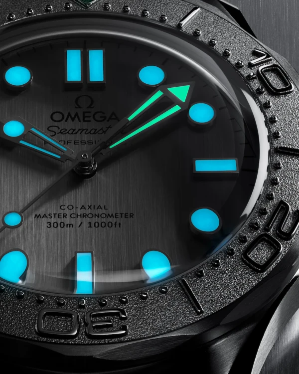 omega-seamaster-diver-300m-co-axial-master-chronometer-42-mm-21032422006002-portrait-3-de827a.webp