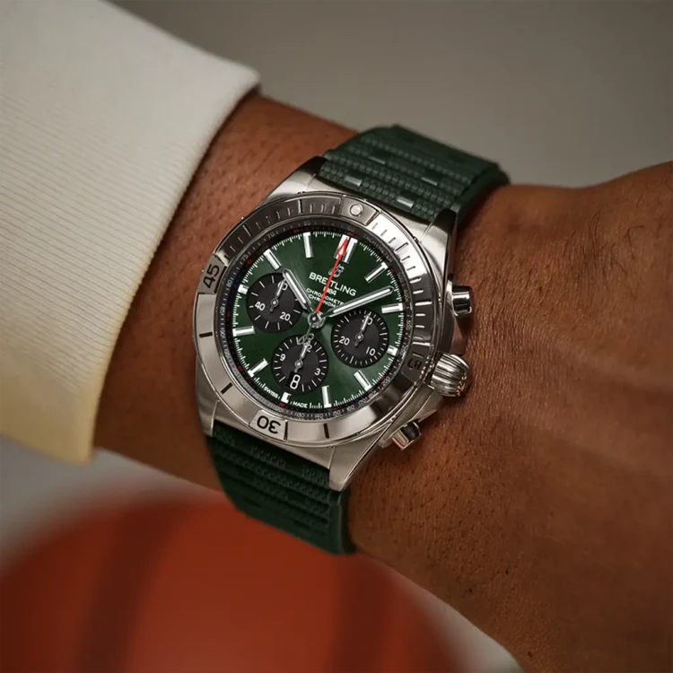 ab0134101l2s1-on-wrist_0d023192_thumbnail_1024.webp