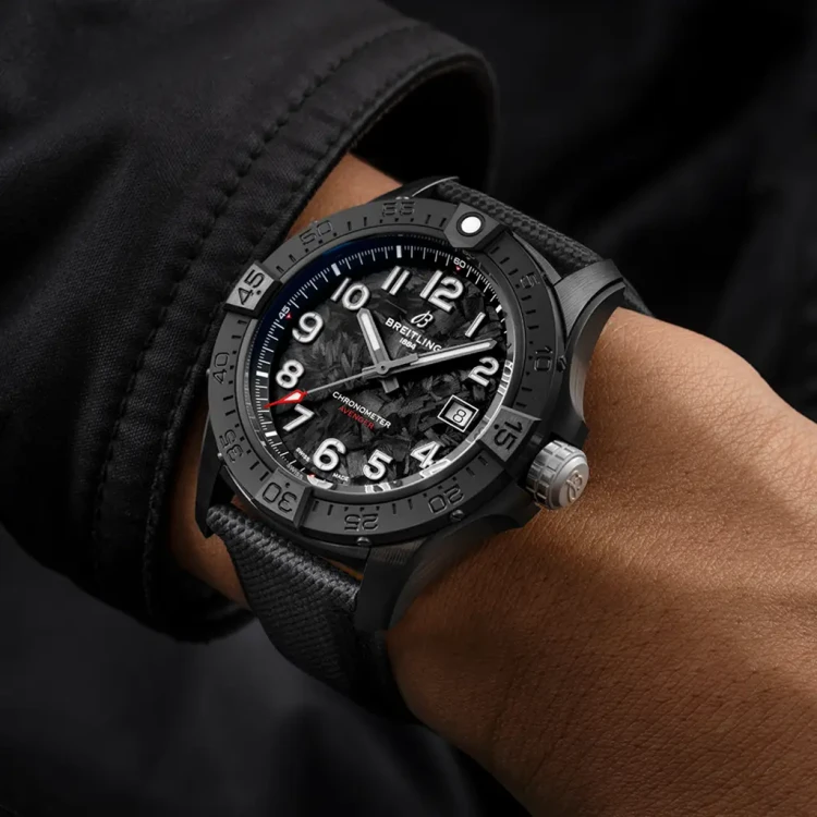 s17328101b1x1-on-wrist_68694ea9_thumbnail_1024.webp